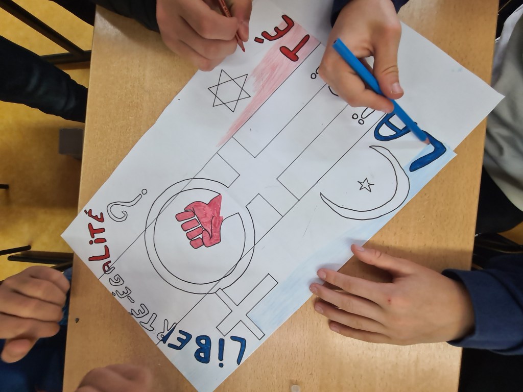 Travail en classe sur la laïcité